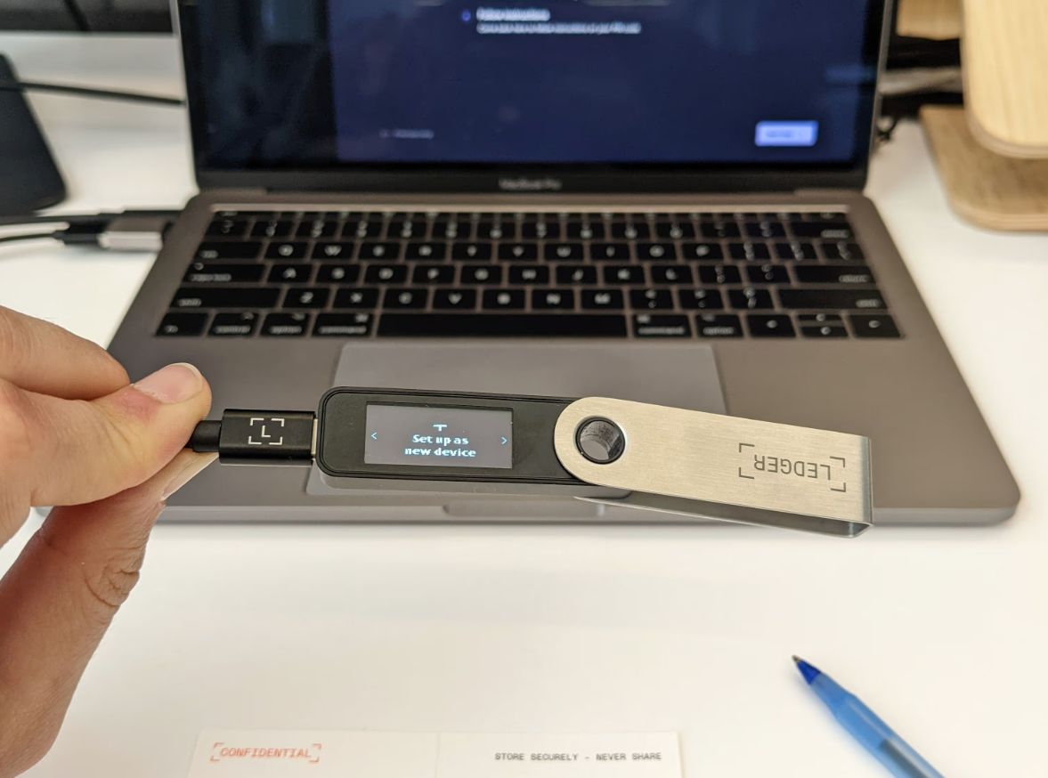 ledger nano s plus обзор